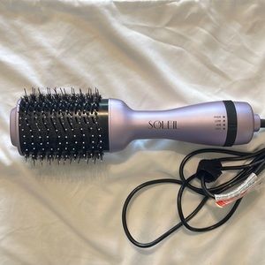 Soleil Round Professional Blowout Blower Brush in lavender.